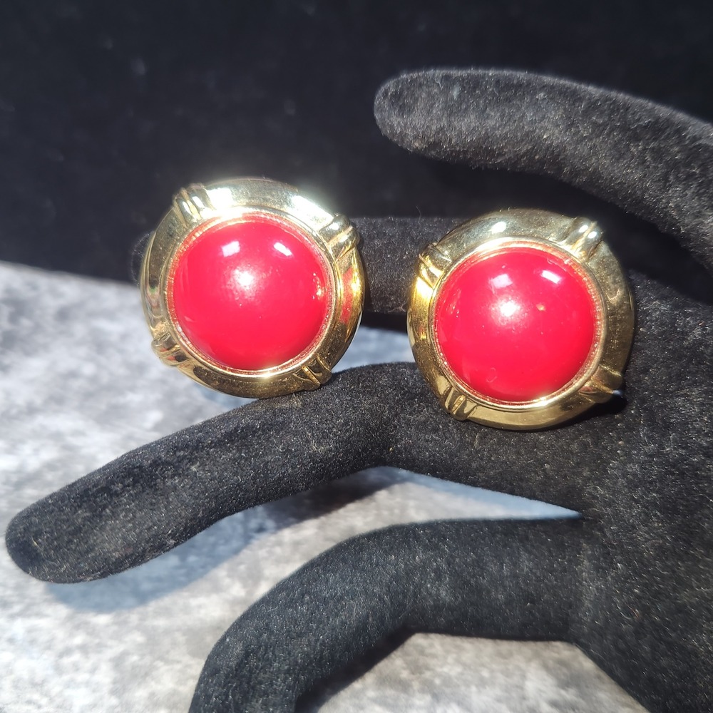 Vintage Gold Tone‎ Red Cabochon Clip On Statement Earrings Round 1 Inch